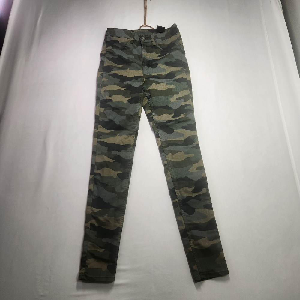⭐️NWT H&M Divided High Waist Super Skinny Camo Jeans Green Camouflage Pants Sz 6
